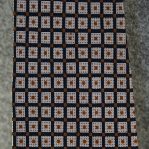 GAP Tie Geometric Square Pattern Brown White Silk Blend Classic Mens Accessory - Picture 2 of 3